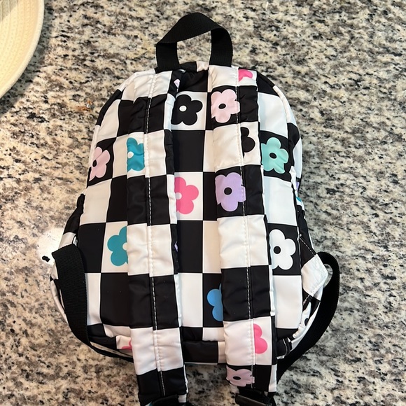 Claire’s checkered daisy small backpack - Picture 3 of 7